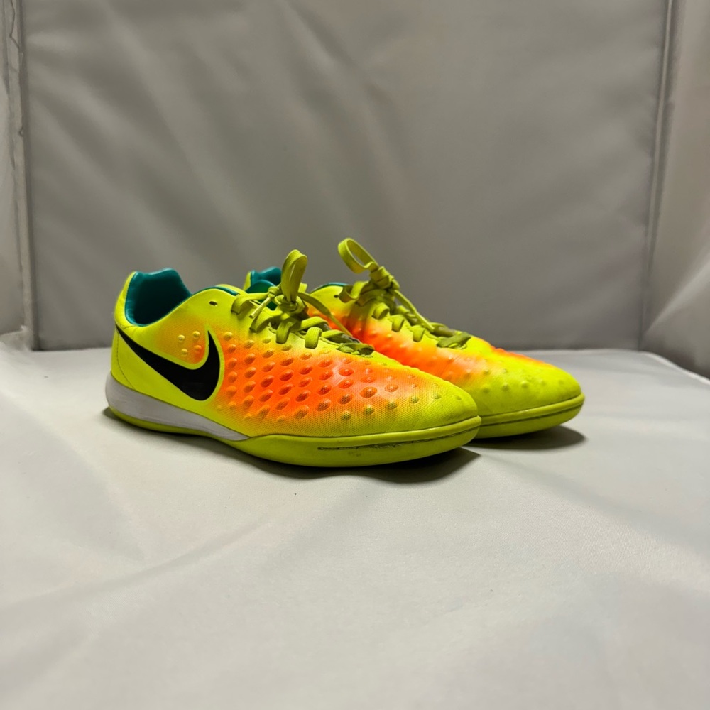 Size 6 - Nike Magista Onda II IC Volt Black/Total Orange/Clear Jade